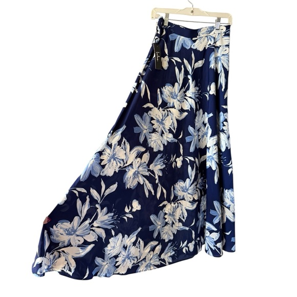 Lulu’s Floral Lanai Maxi Skirt NWT Size Large Navy Blue White Long Full Skirt - Picture 4 of 13